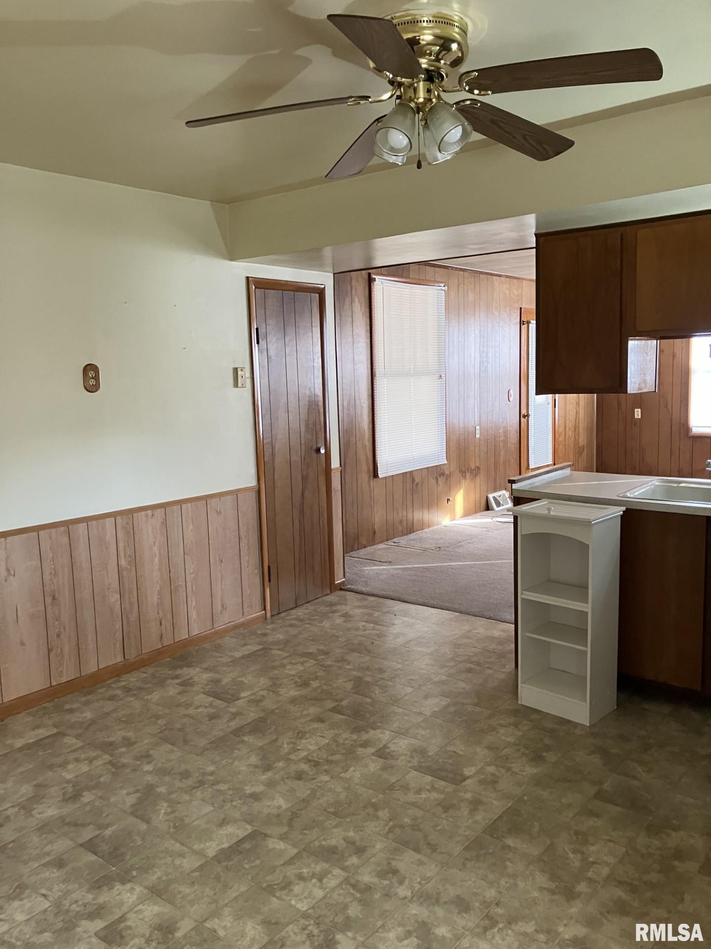 265 West Maple Street Roseville, IL 61473 - Photo 10 of 24