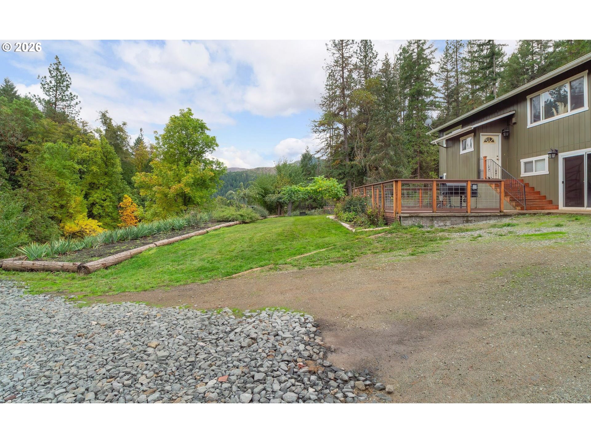 3902 South Myrtle Road Myrtle Creek, OR 97457 - Photo 5 of 44