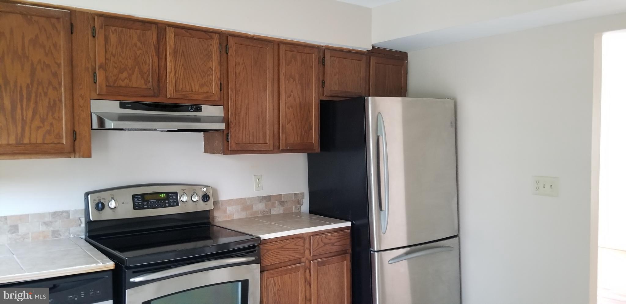 6804 Hawthorne Street Landover, MD 20785 - Photo 3 of 10 Kitchen