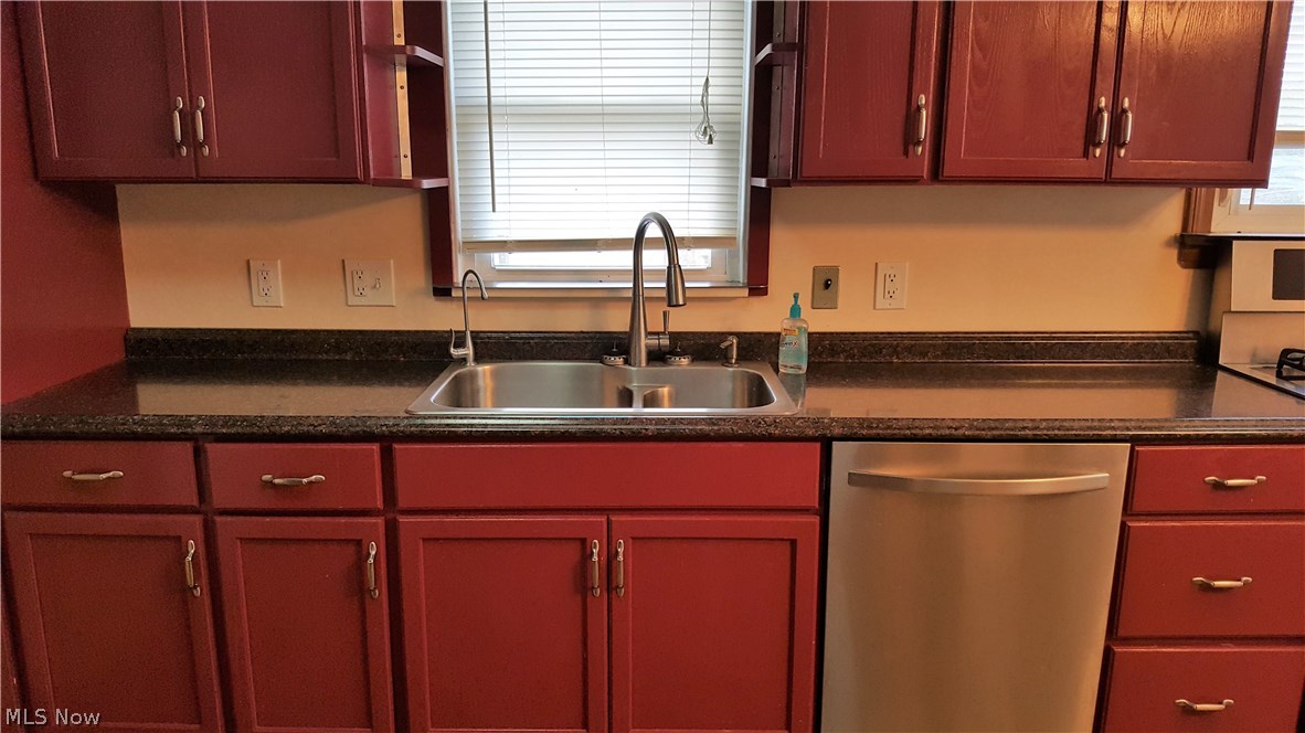 7194 Broadview Road Cleveland, OH 44134 - Photo 7 of 35