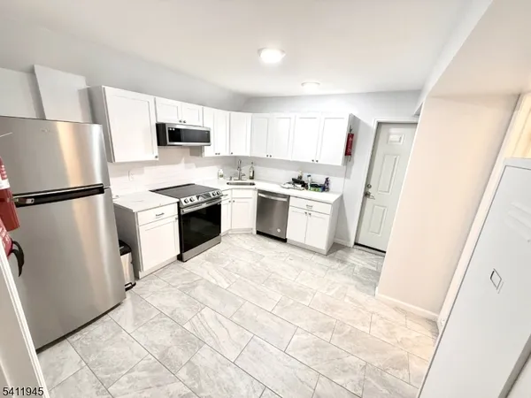 $3,400 | 213 Palmer Street, Unit 1, Elizabeth, NJ 07202
