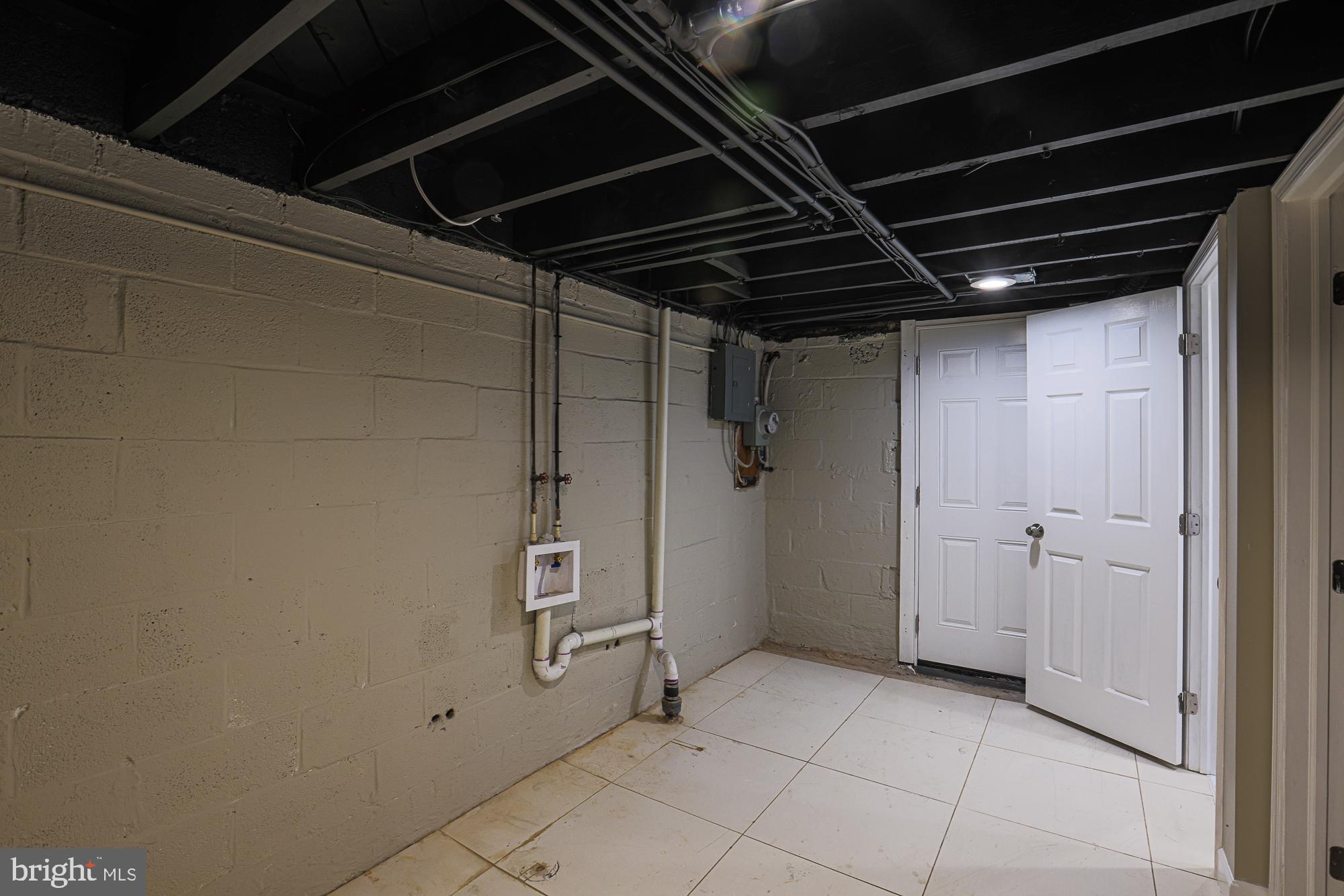 2454 Terra Firma Road Baltimore, MD 21225 - Photo 35 of 44 a view of room