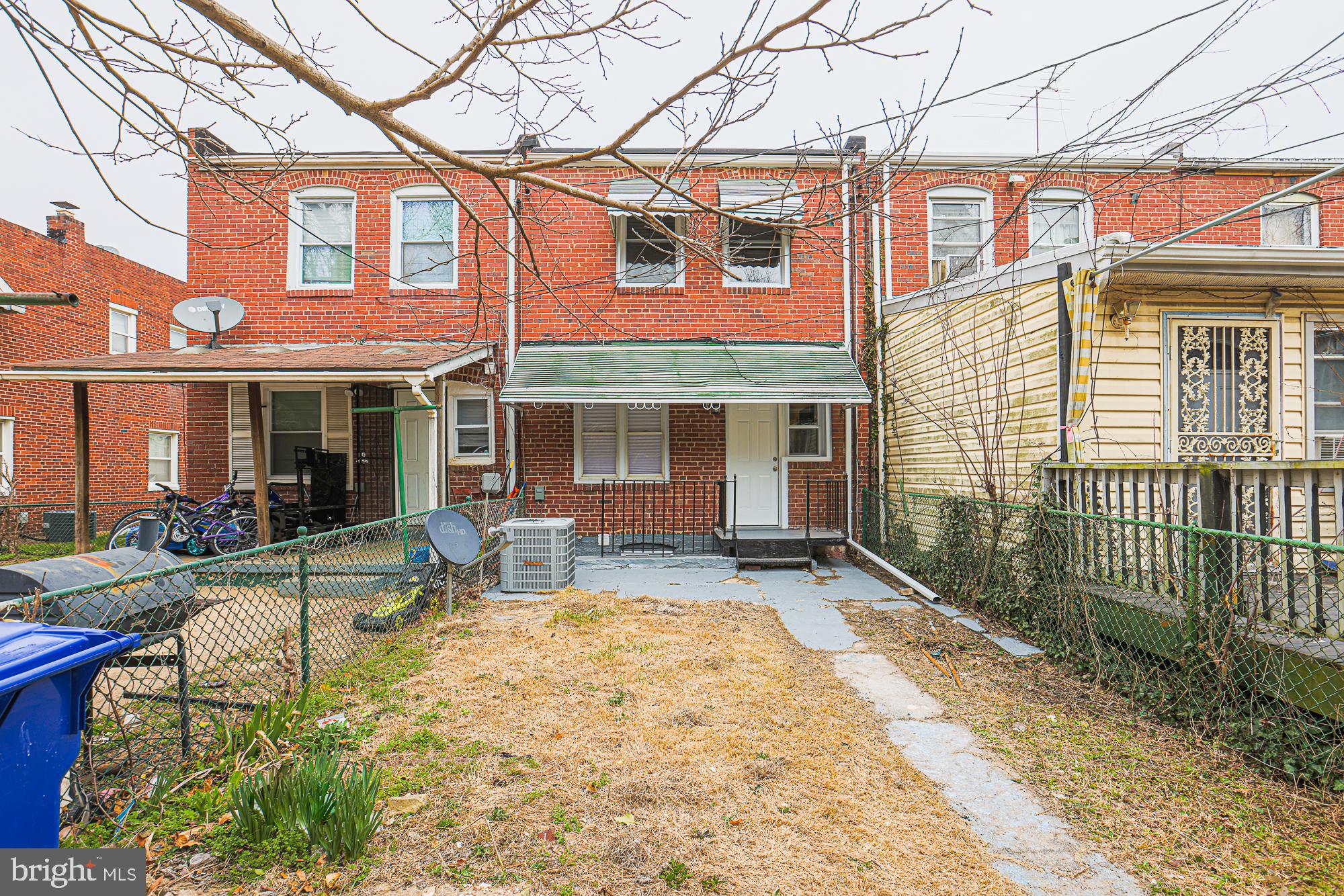 2454 Terra Firma Road Baltimore, MD 21225 - Photo 41 of 44 a house view with a outdoor space