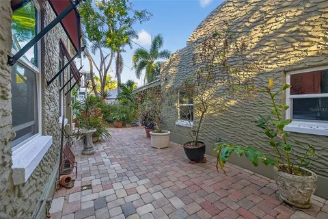 $1,250,000 | 745 16th Avenue Northeast, St. Petersburg, FL 33704