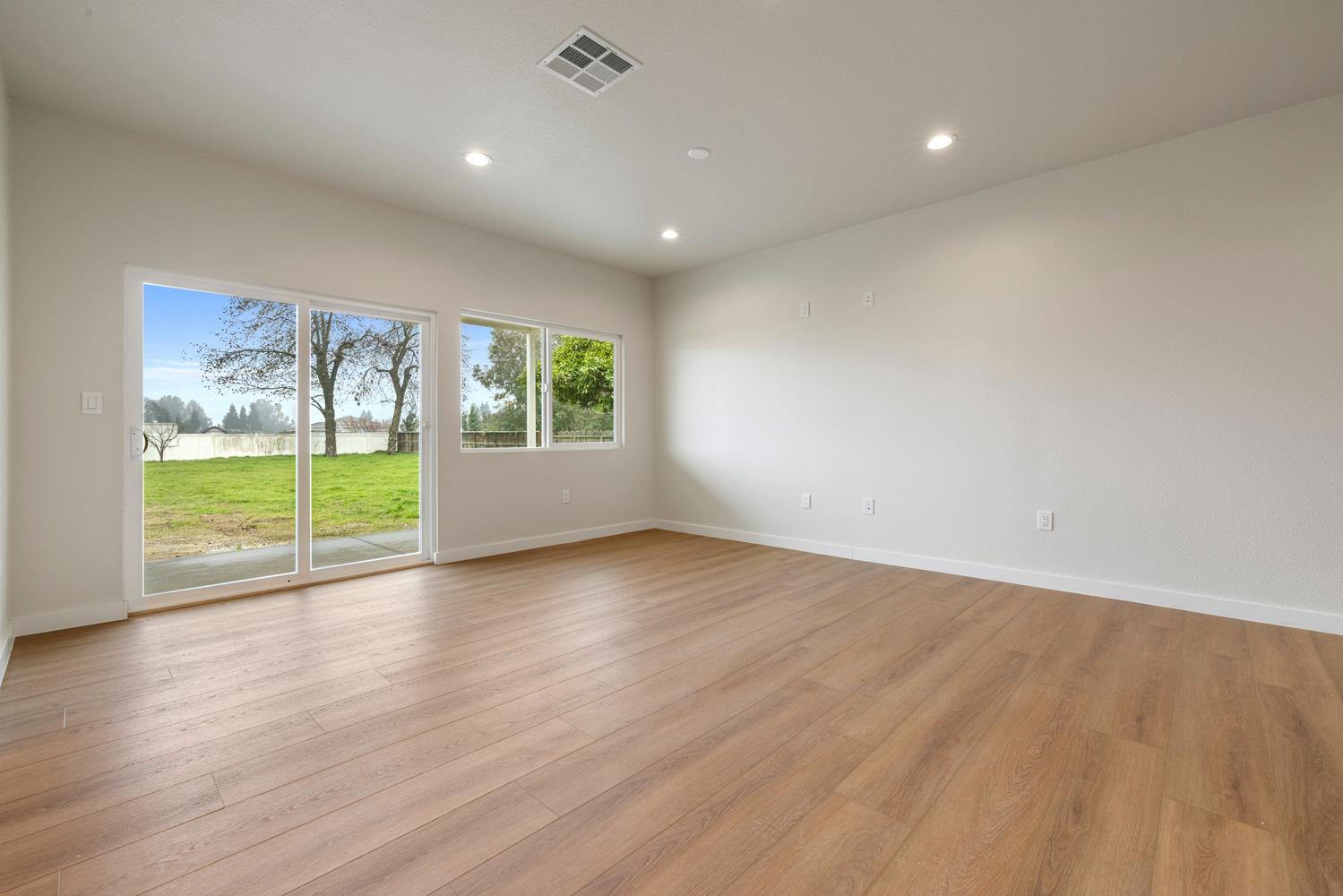 4449 East Zeering Road Denair, CA 95316 - Photo 9 of 44