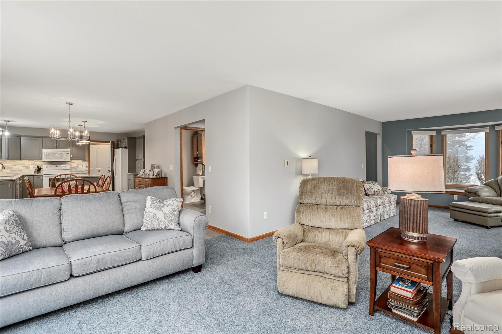 2755 County Farm Road Howell, MI 48843 - Photo 12 of 39 Large family room open to kitchen