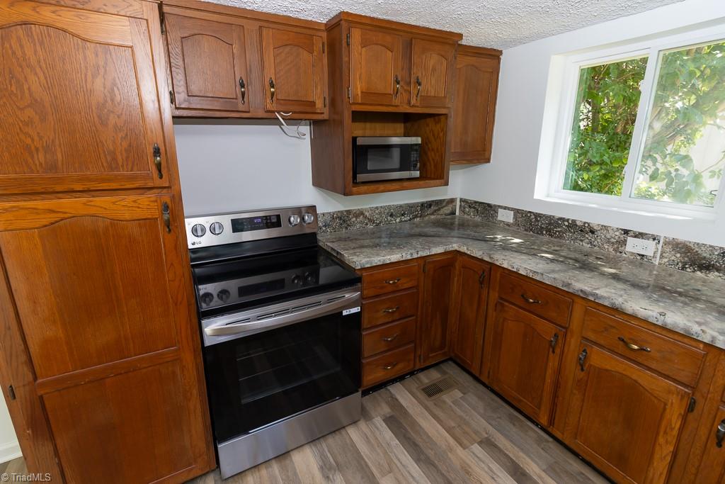 426 Hasty School Road Thomasville, NC 27360 - Photo 9 of 24