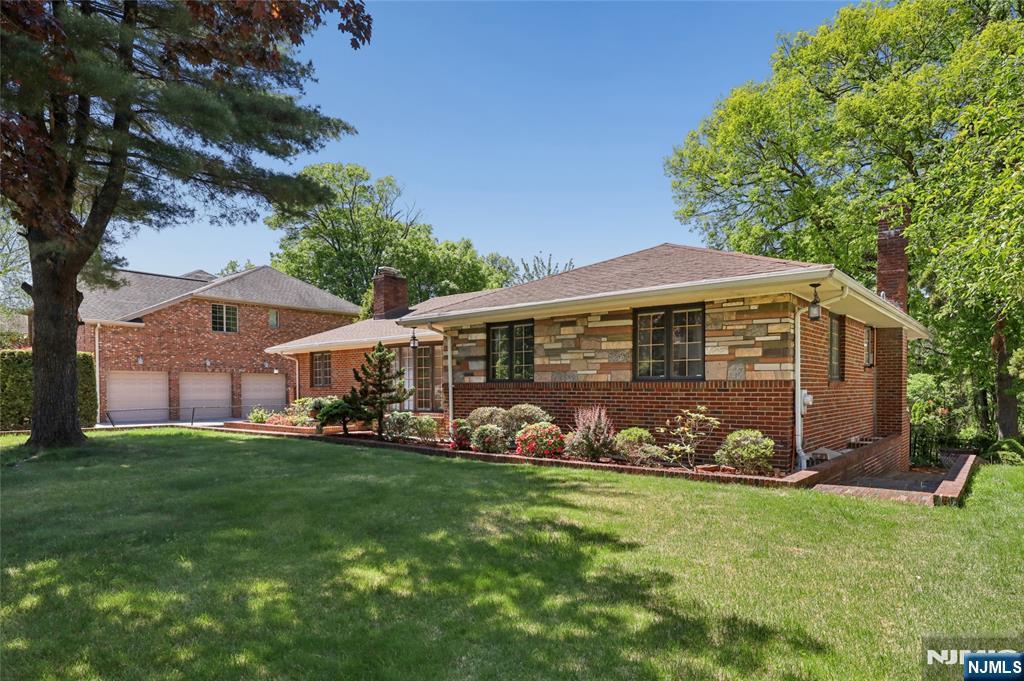 12 Beverly Road Englewood Cliffs, NJ 07632 - Photo 31 of 36