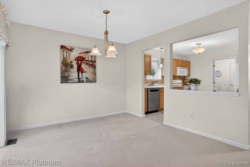 3341 Dewdrop Lane Howell, MI 48843 - Photo 11 of 46