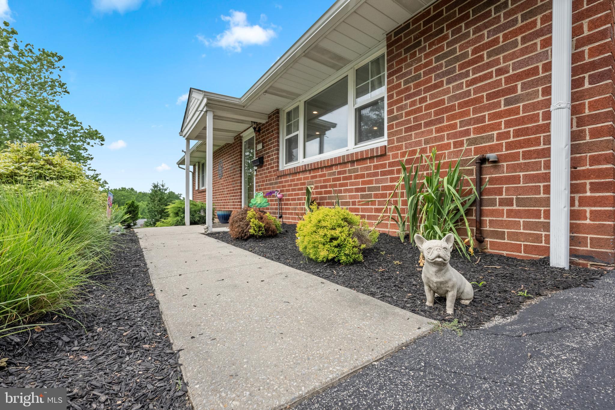 8733 Old Line Road Philadelphia, PA 19128 - Photo 4 of 36 Walkway to front door
