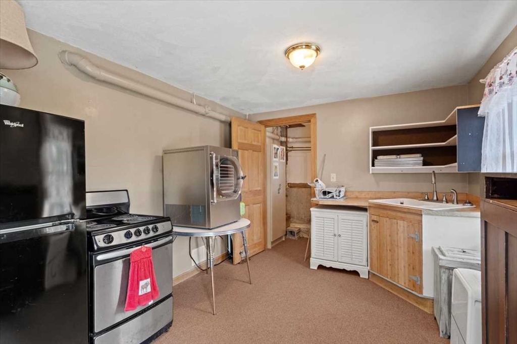 212 Grove Street Clinton, MA 01510 - Photo 18 of 30