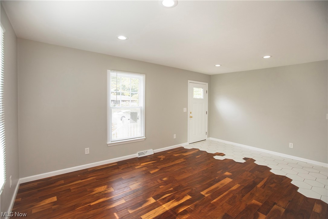 3851 Clague Road North Olmsted, OH 44070 - Photo 6 of 35