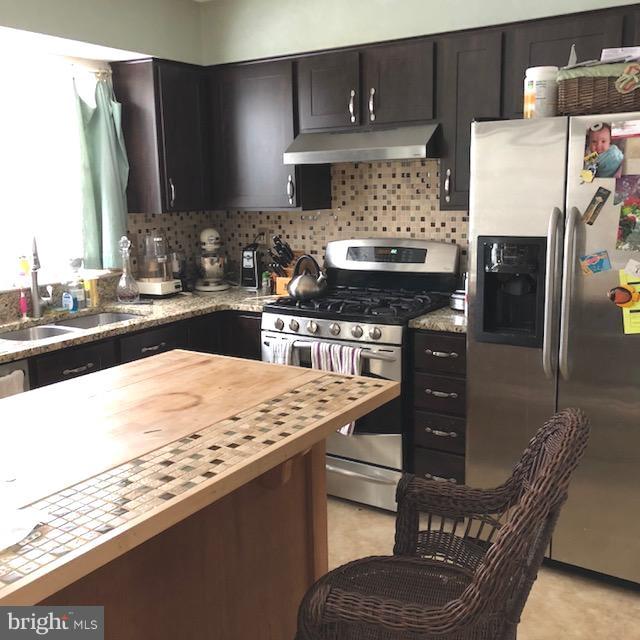 18016 Red Rocks Drive Germantown, MD 20874 - Photo 2 of 27 Kitchen