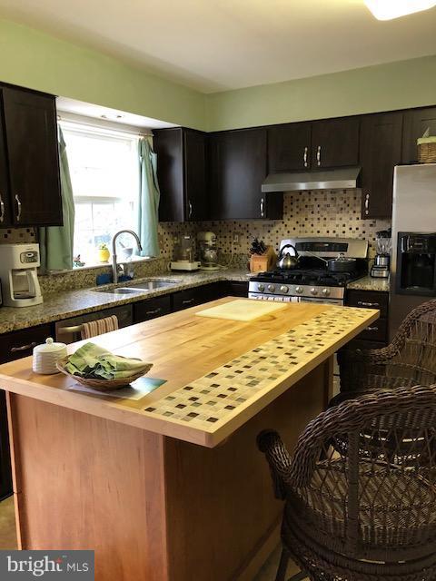 18016 Red Rocks Drive Germantown, MD 20874 - Photo 3 of 27 Kitchen