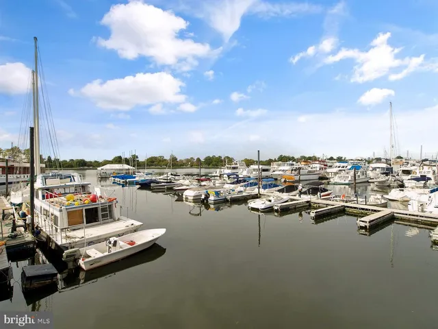 $339,999 | 700 7th Street Southwest, Unit 113, Washington, DC 20024