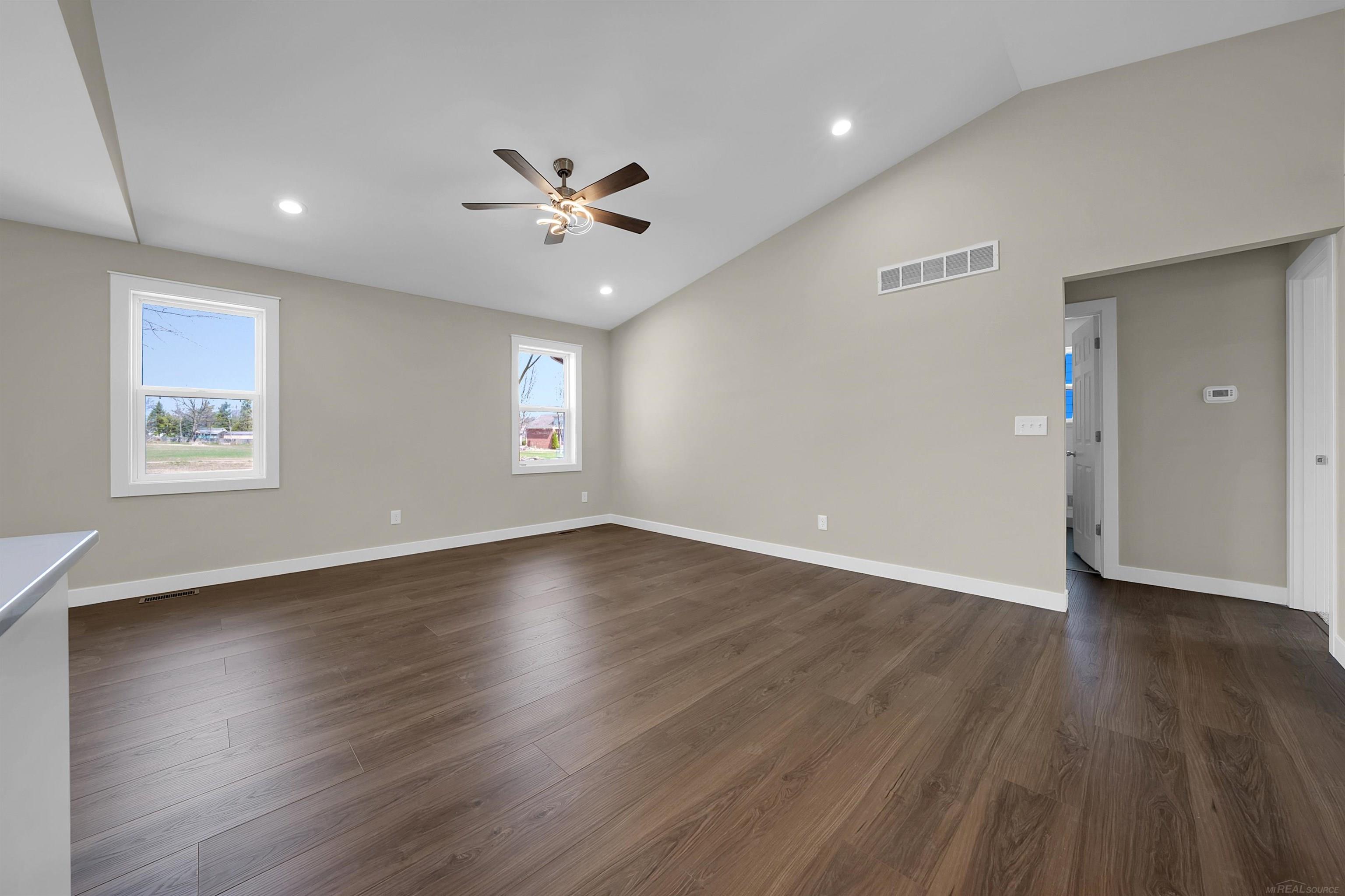 26565 Alray Street New Baltimore, MI 48051 - Photo 20 of 45 50197493-b9c7bb01-c478-4bfb-ad63-6ea926bd47df.JPG