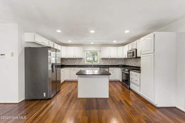 $740,000 | 137 River Oaks Drive, Wilmington, NC 28412