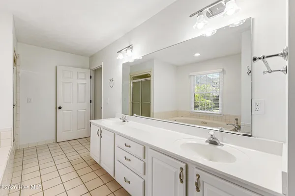 $740,000 | 137 River Oaks Drive, Wilmington, NC 28412