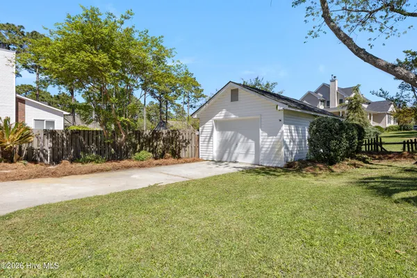 $740,000 | 137 River Oaks Drive, Wilmington, NC 28412