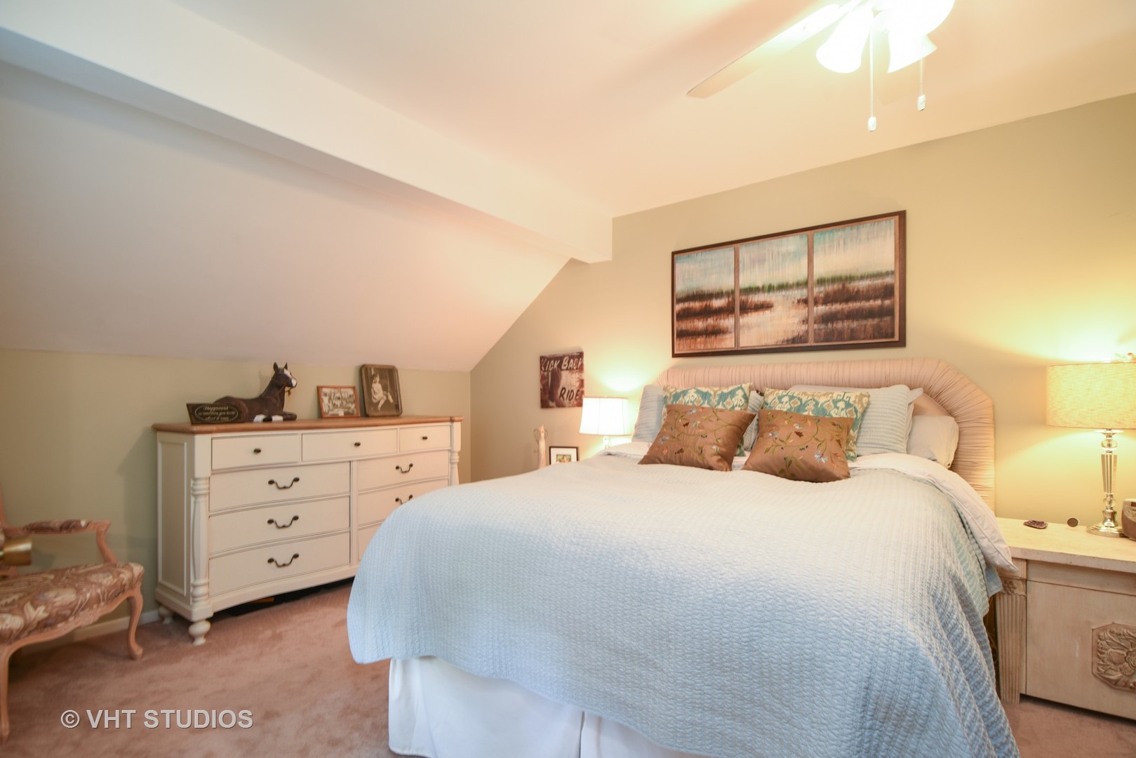 702 Chandler Road Gurnee, IL 60031 - Photo 8 of 26 a bedroom with a bed and a dresser