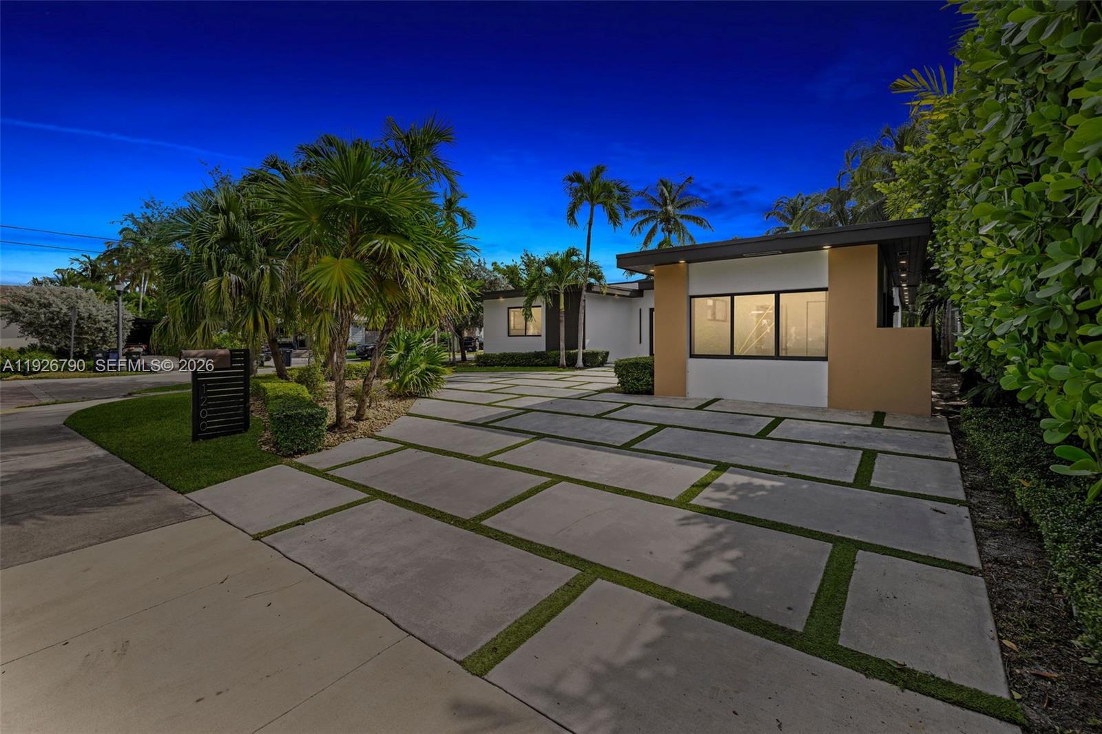 1200 Cleveland Road Miami Beach, FL 33141 - Photo 12 of 43