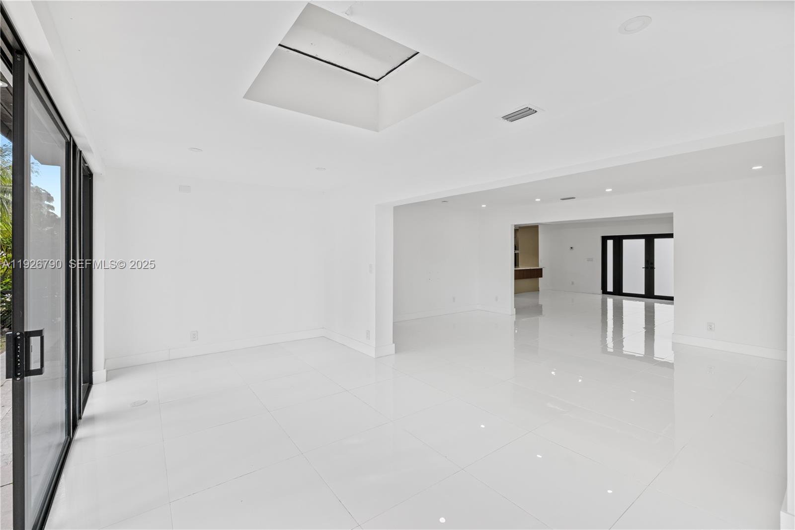 1200 Cleveland Road Miami Beach, FL 33141 - Photo 35 of 41 wooden floor in an empty room