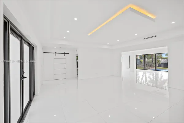 $2,950,000 | 1200 Cleveland Road, Miami Beach, FL 33141