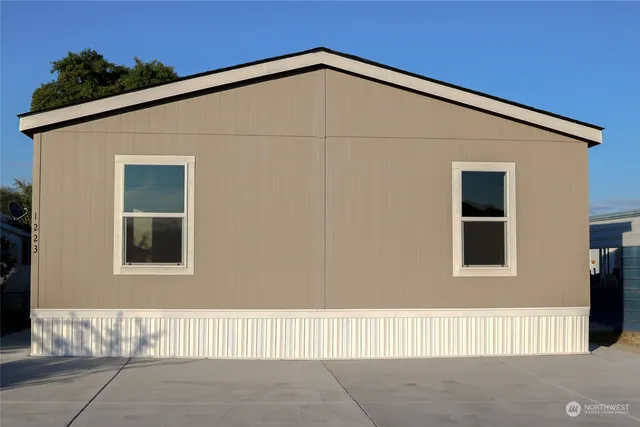 a view of a house with a garage