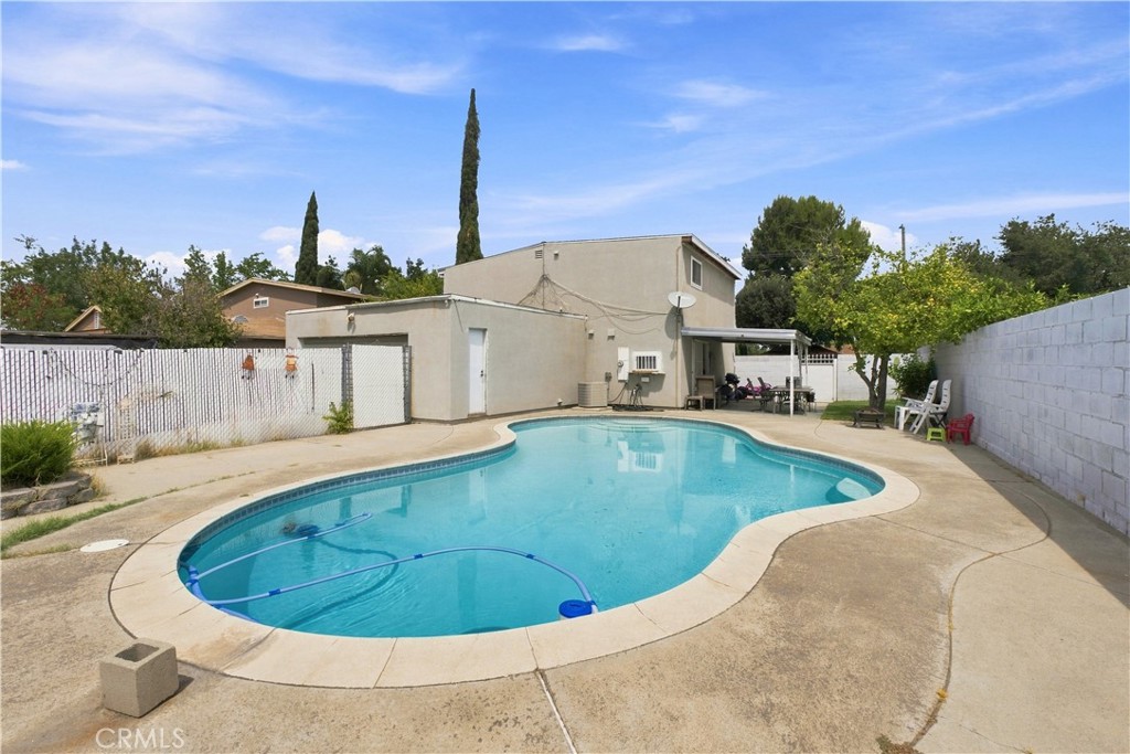 379 East Randall Avenue Rialto, CA 92376 - Photo 12 of 15 Gallery Image 12
