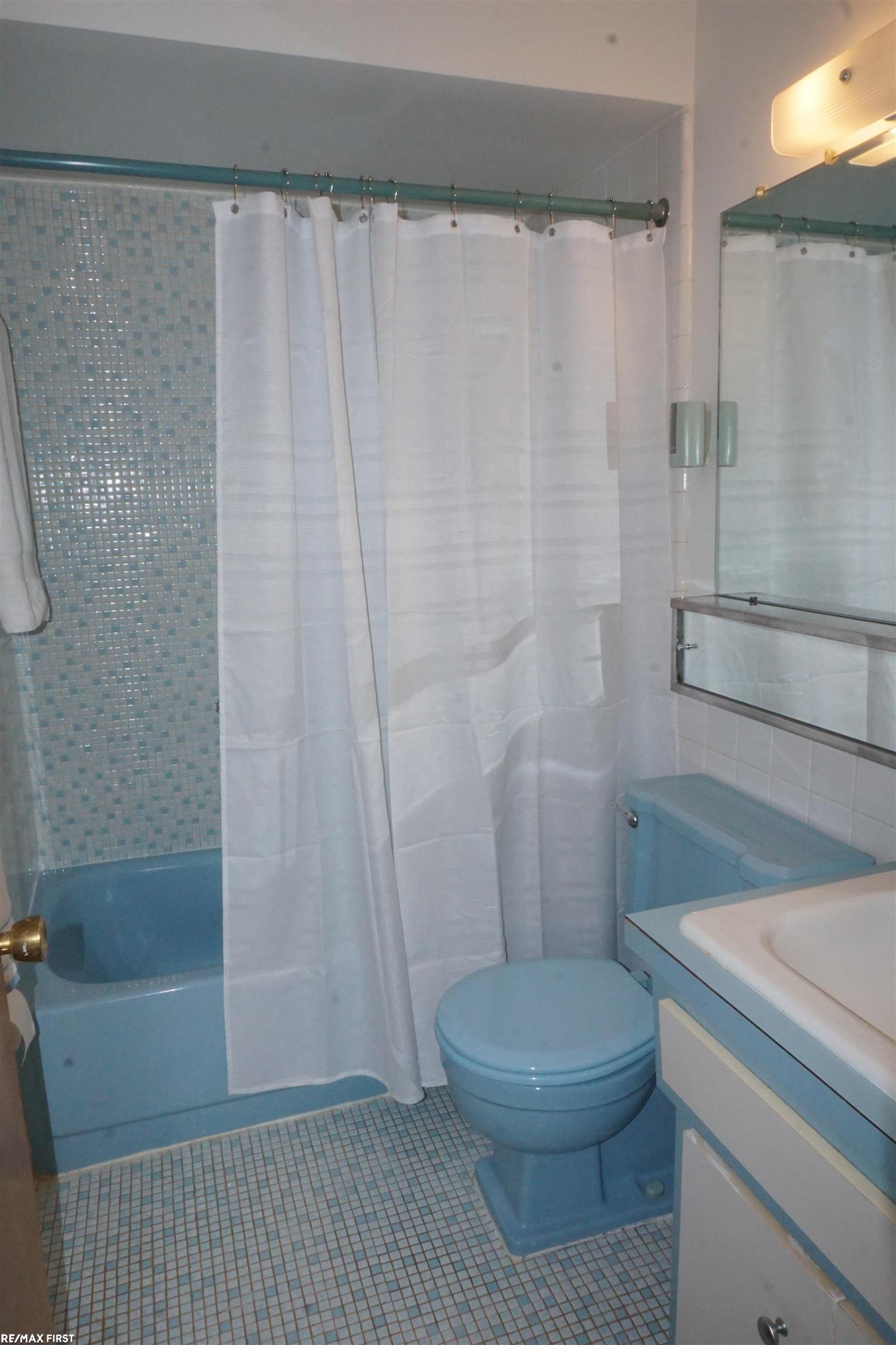 20440 Vernier Road Harper Woods, MI 48225 - Photo 13 of 17