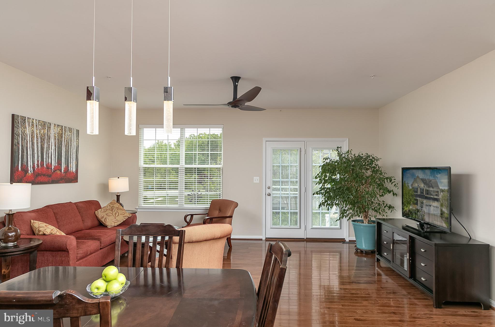 709 Bischoff Road Baltimore, MD 21220 - Photo 9 of 41 Living Room