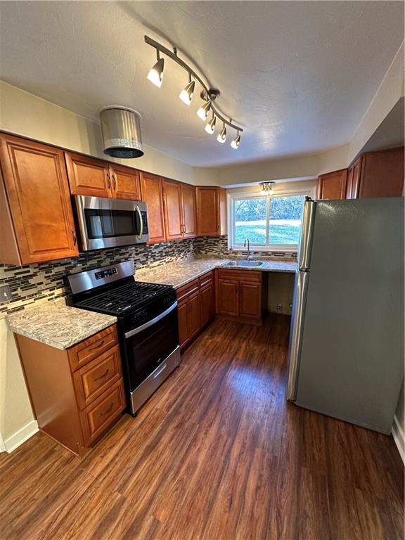 4819 Rolling Hills Road Pittsburgh, PA 15236 - Photo 8 of 25 Gallery Image 8