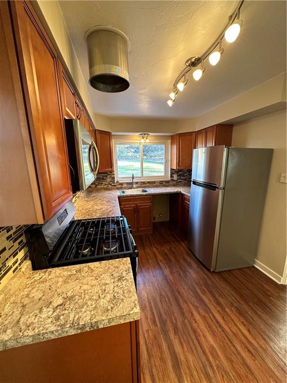 4819 Rolling Hills Road Pittsburgh, PA 15236 - Photo 9 of 25 Gallery Image 9