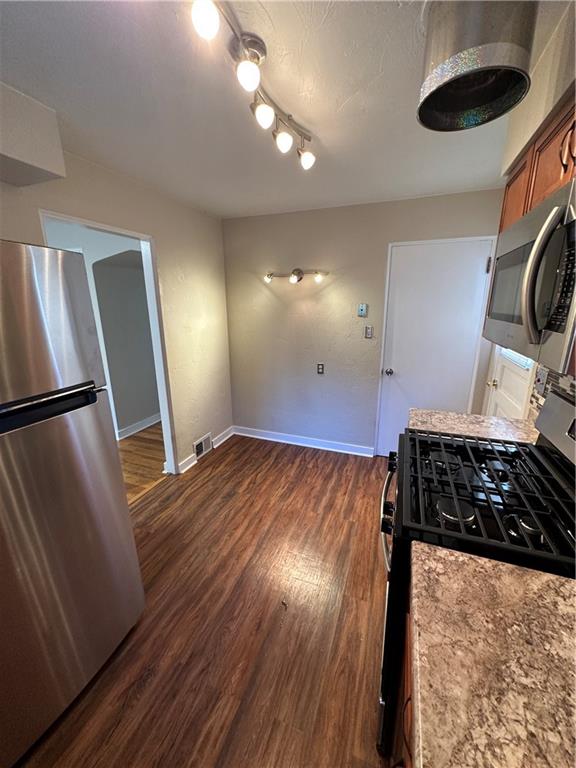 4819 Rolling Hills Road Pittsburgh, PA 15236 - Photo 10 of 25 Gallery Image 10