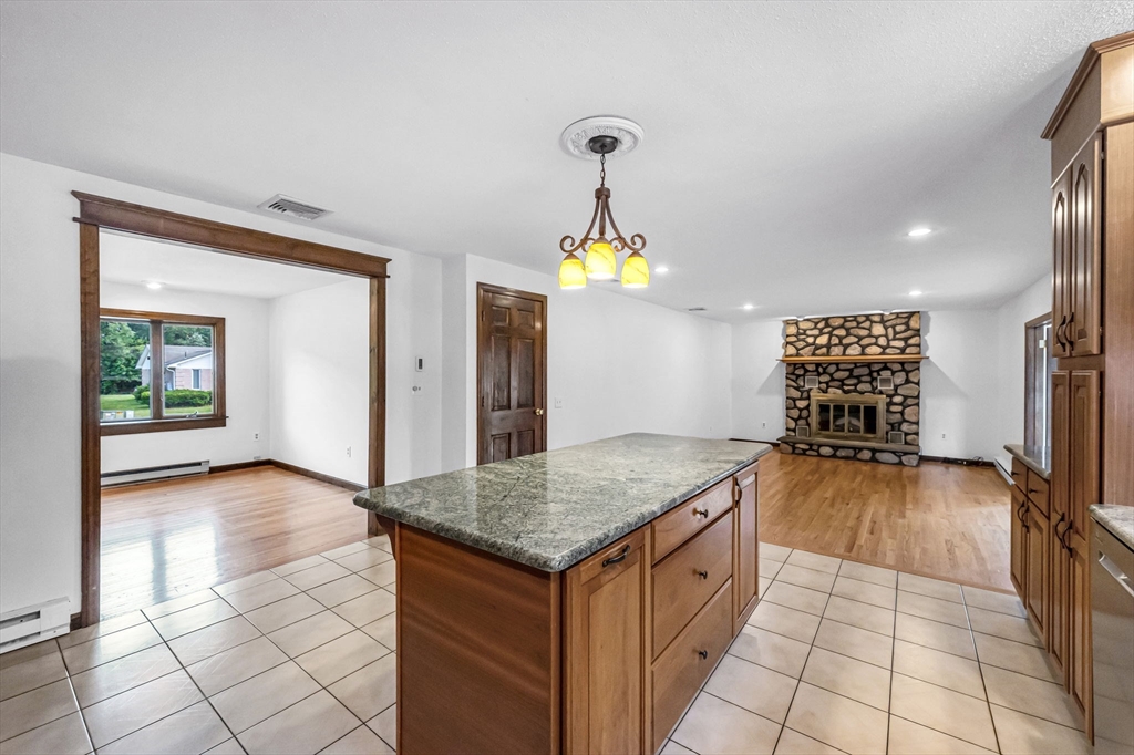 169 Country Road Agawam, MA 01001 - Photo 13 of 41