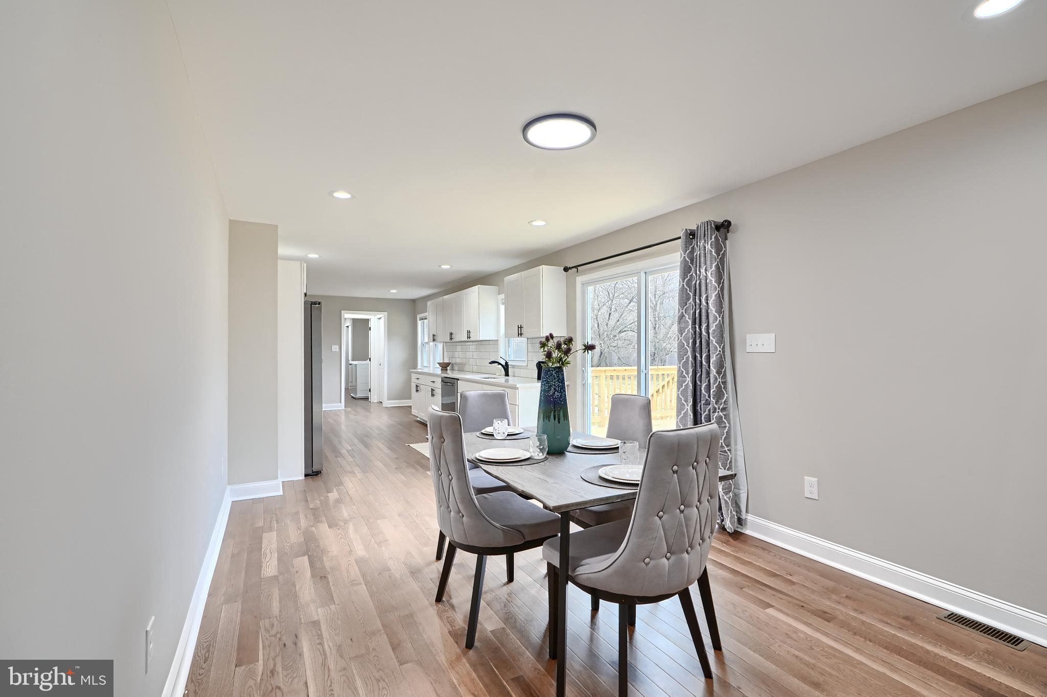 12327 Timber Grove Road Owings Mills, MD 21117 - Photo 15 of 60 Dining area