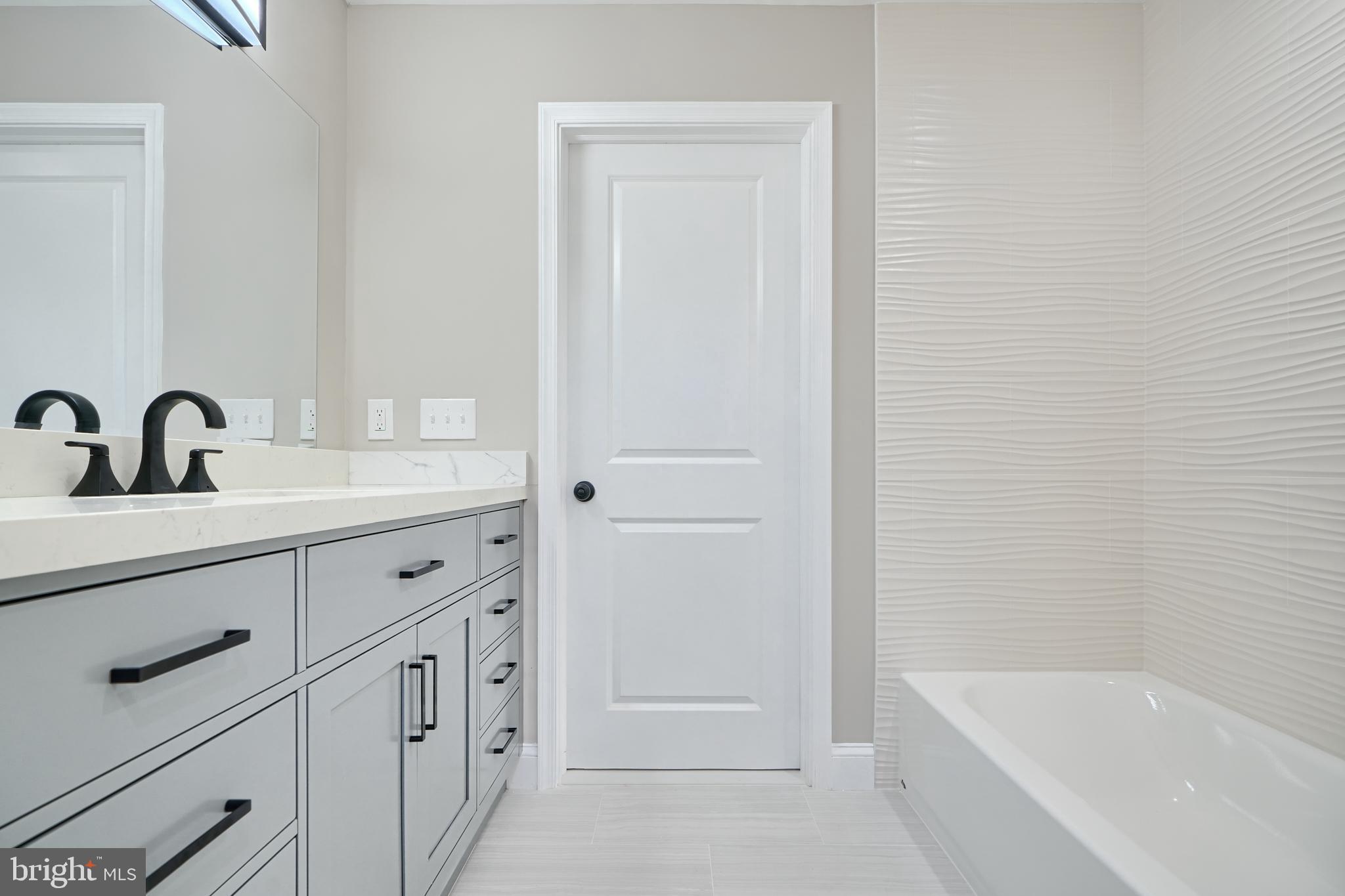 12327 Timber Grove Road Owings Mills, MD 21117 - Photo 29 of 60 Hall bath