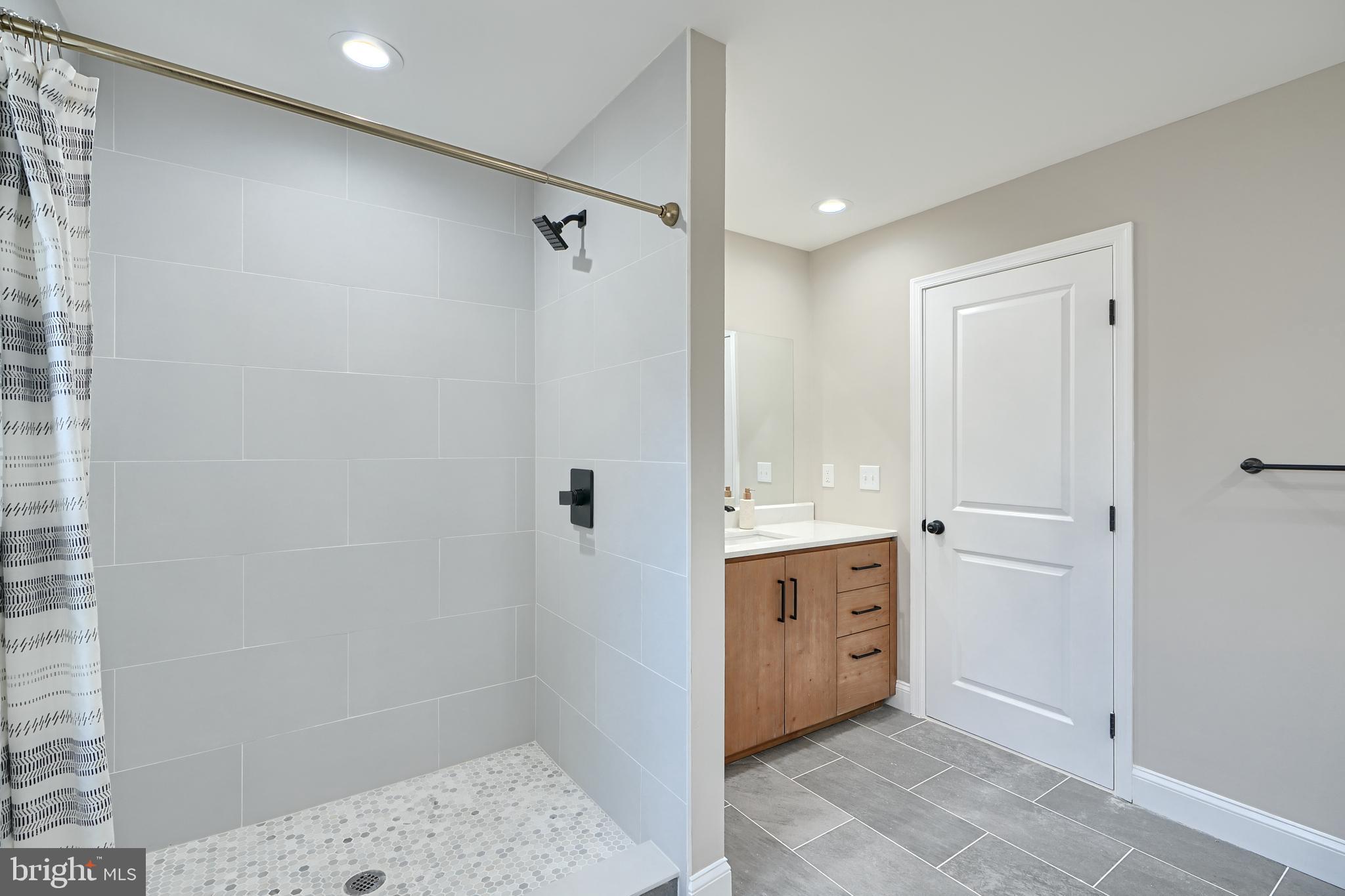12327 Timber Grove Road Owings Mills, MD 21117 - Photo 37 of 60 En suite