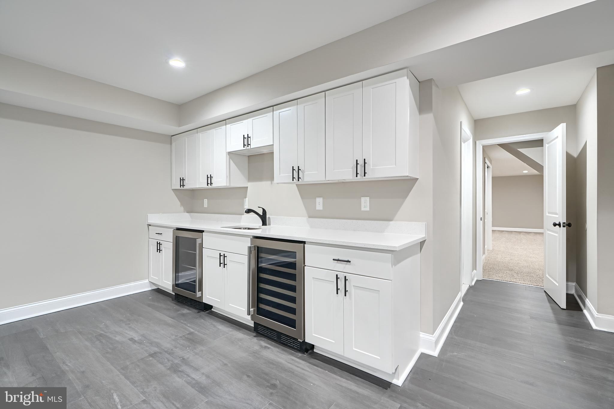 12327 Timber Grove Road Owings Mills, MD 21117 - Photo 42 of 60 Wet bar