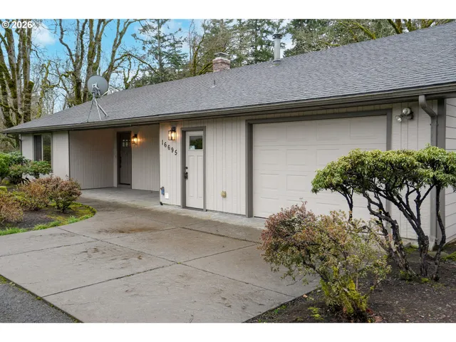 a house view with a outdoor space