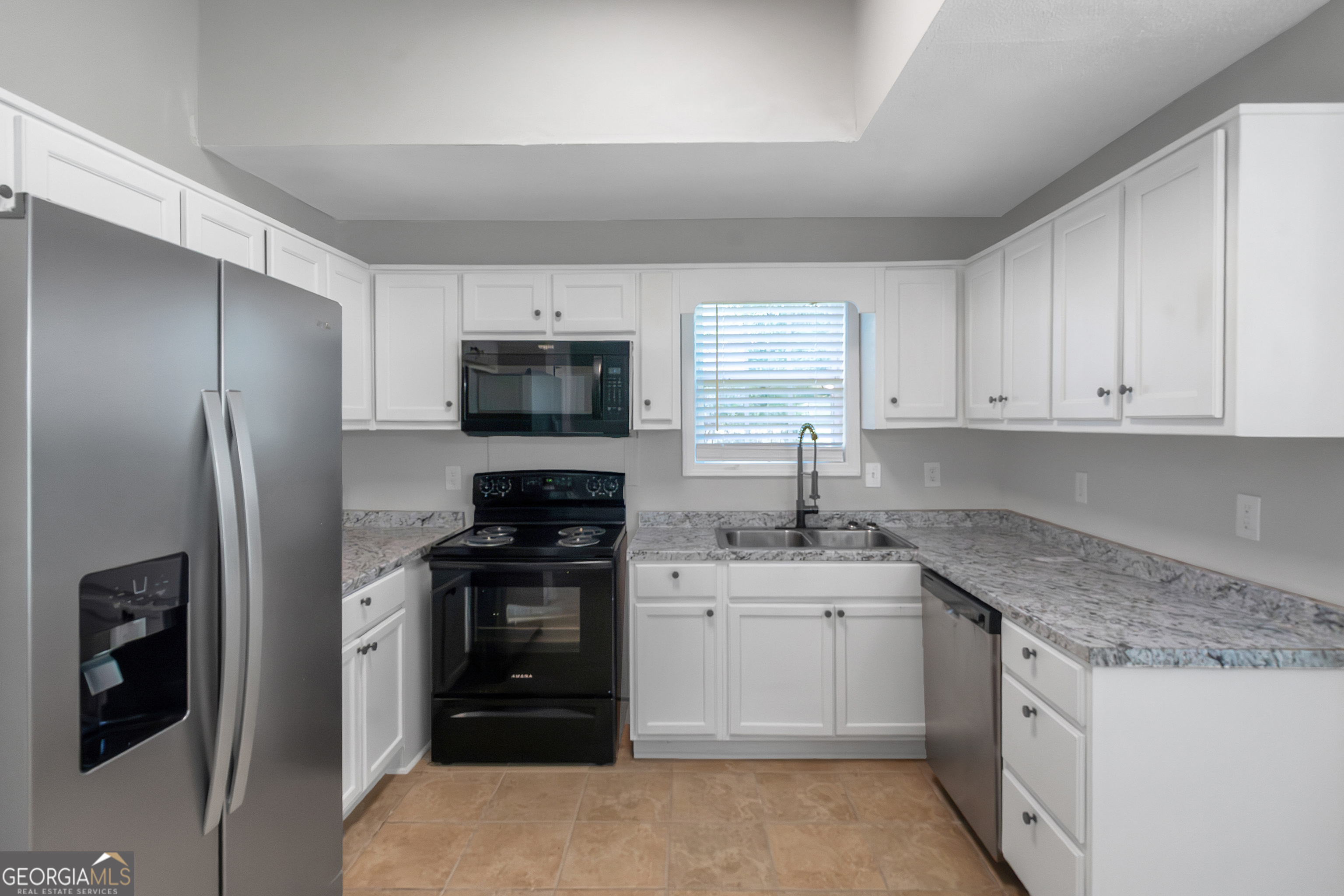 182 Hawk Lane Carrollton, GA 30116 - Photo 8 of 34