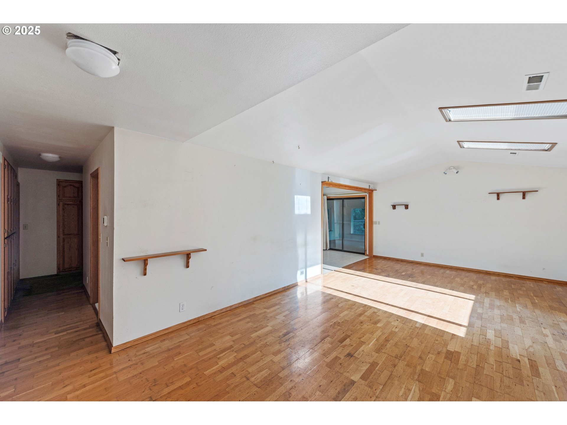 94275 Bono Road Langlois, OR 97450 - Photo 4 of 33