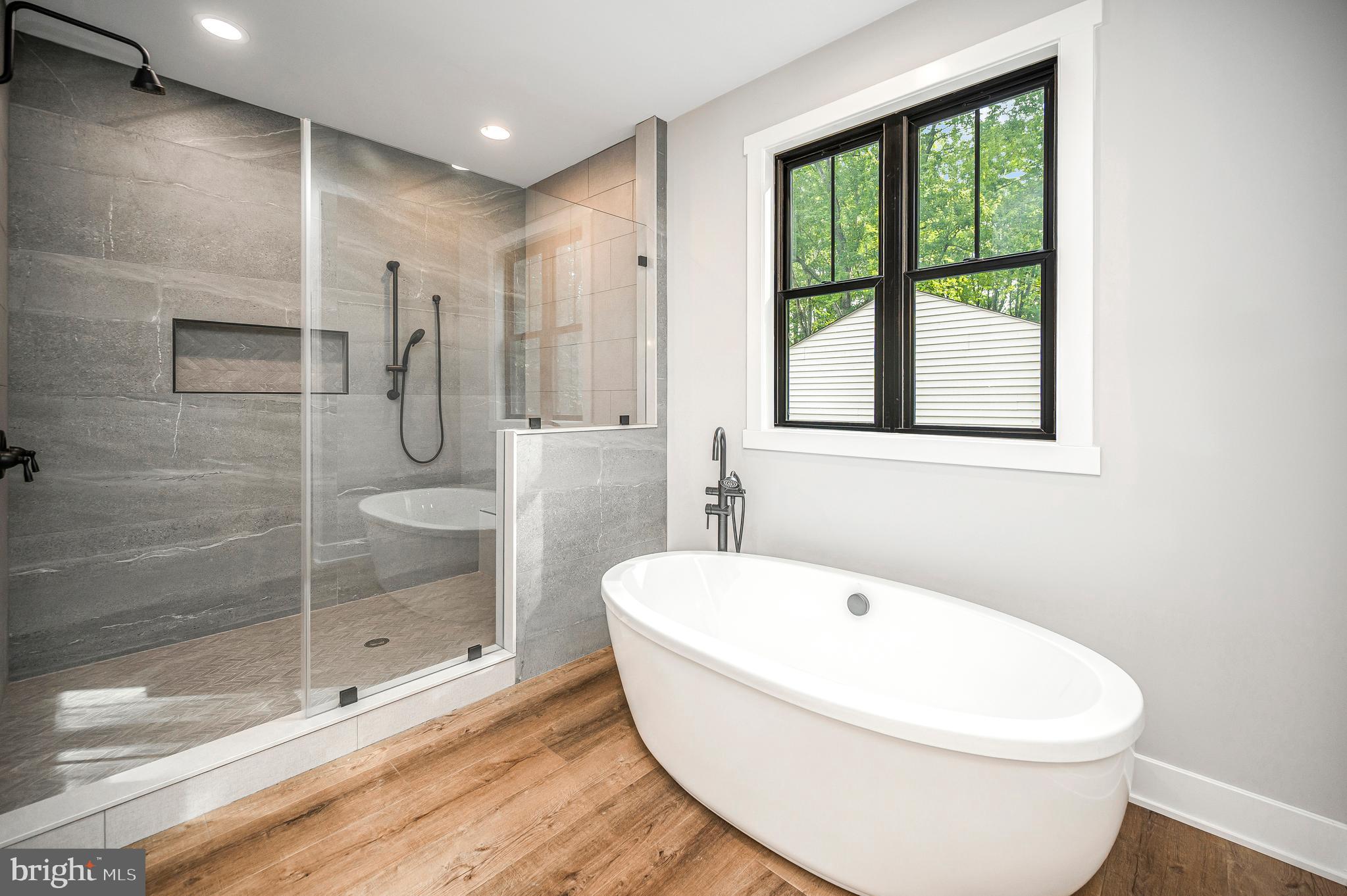 3200 Lakeview Parkway Locust Grove, VA 22508 - Photo 47 of 83 Soak in the tub or enjoy the walk in shower.