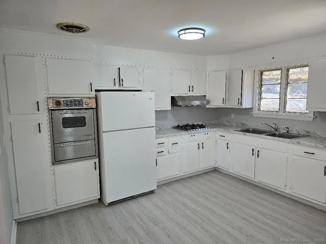 $2,300 | 401 Farmington Avenue, Waterbury, CT 06710