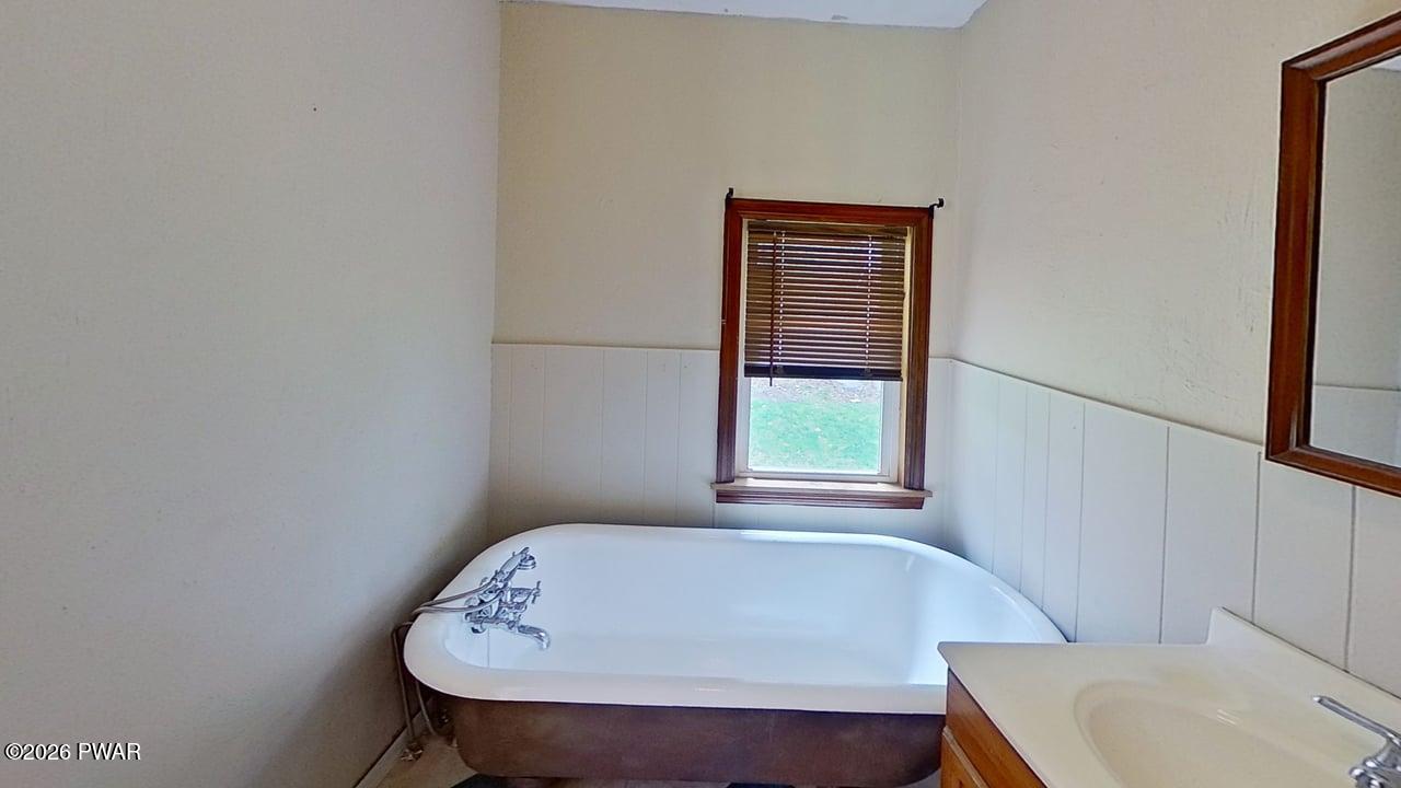 120 Lcpl Jacob Beisel Road Lackawaxen, PA 18435 - Photo 29 of 60 Full bath #2