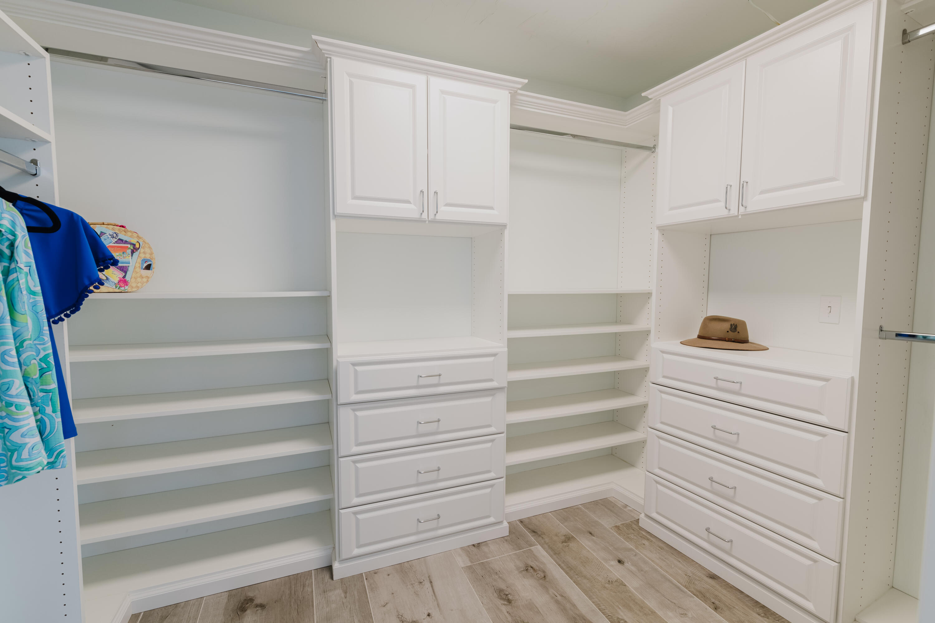 113 North Beach Road Jupiter Island, FL 33455 - Photo 44 of 65 36 Primary Closet