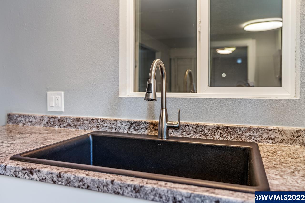 340 Airport Road Lebanon, OR 97355 - Photo 12 of 24 Gallery Image 12