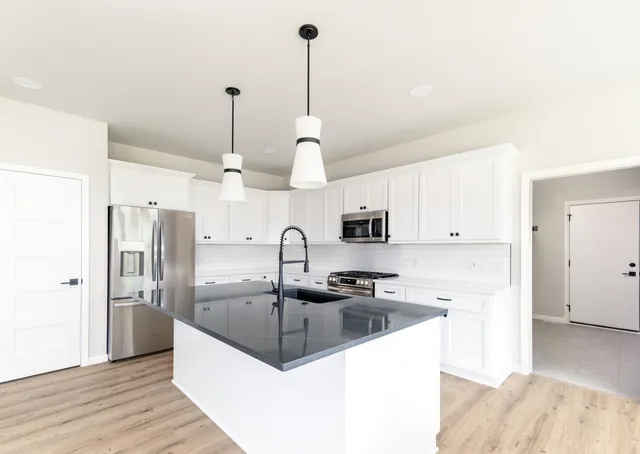 $569,900 | 2535 Water Lily, Sun Prairie, WI 53590