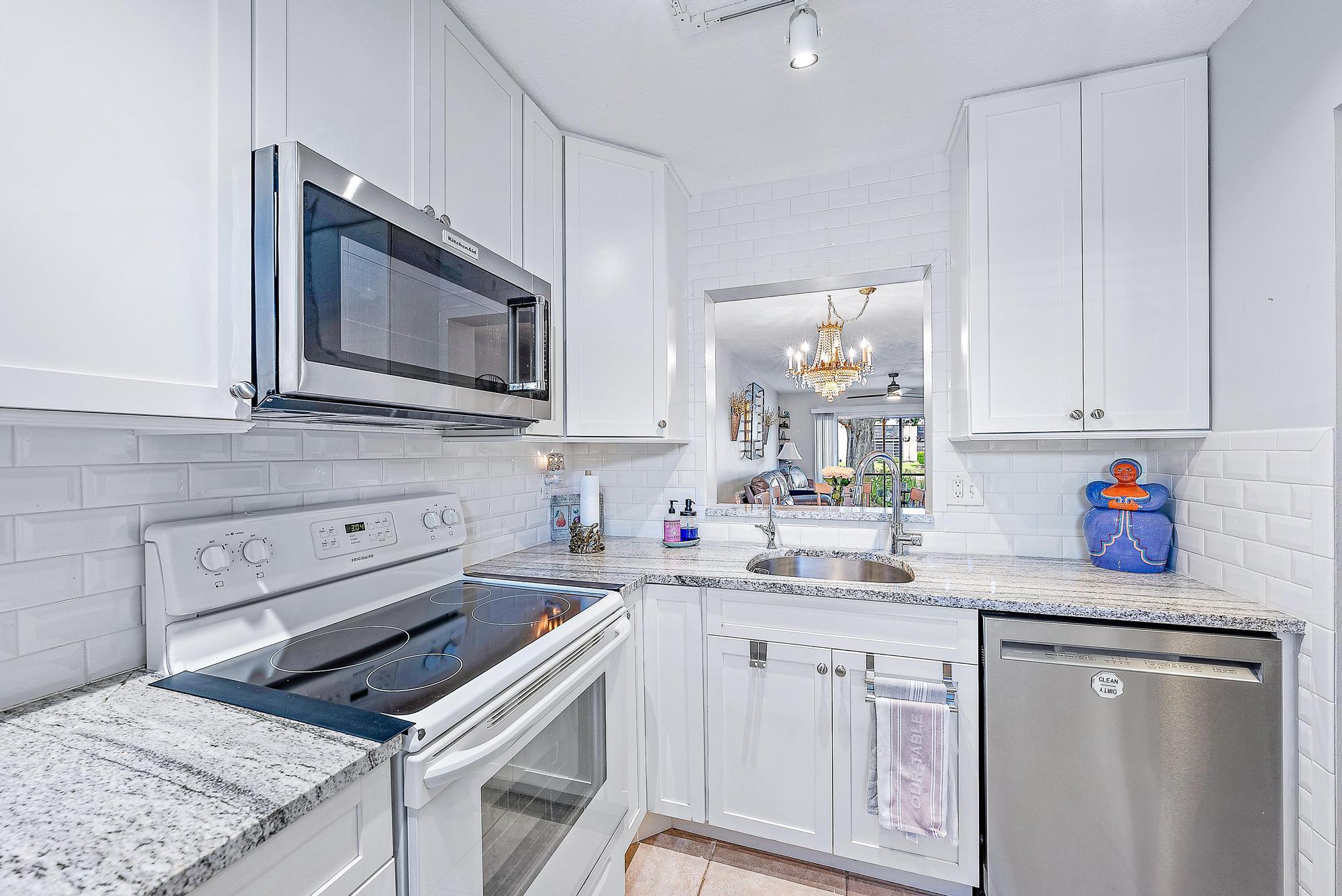 3151 Southeast Aster Lane, Unit 1302 Stuart, FL 34994 - Photo 2 of 31 3151 SE Aster Lane, Apt 1302-4