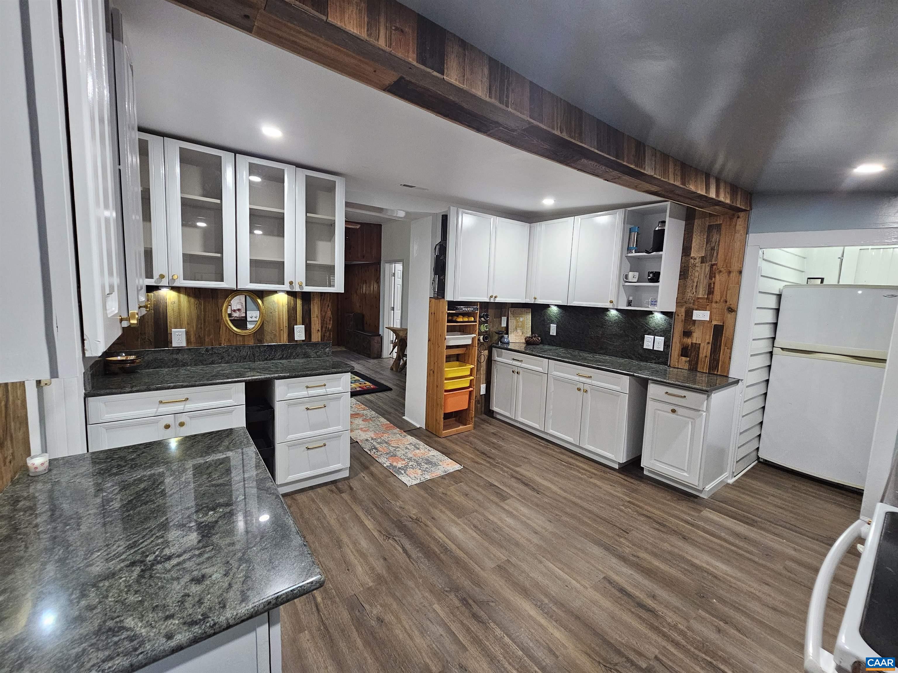 7559 Esmont Road Esmont, VA 22937 - Photo 9 of 22 a living room with furniture and kitchen view